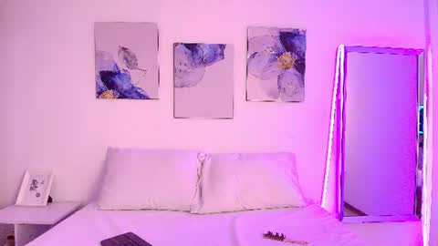 Isabella  online show from July 23, 2026, 2:37 pm