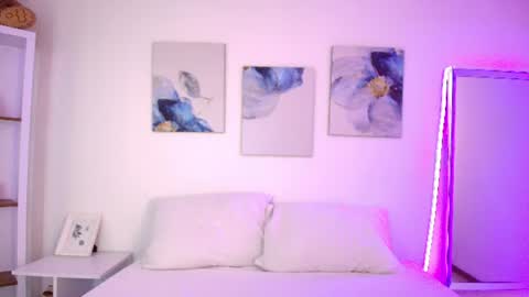 Isabella  online show from July 24, 2026, 2:59 pm