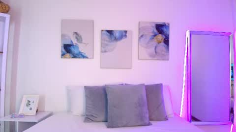 Isabella  online show from July 29, 2026, 1:31 pm