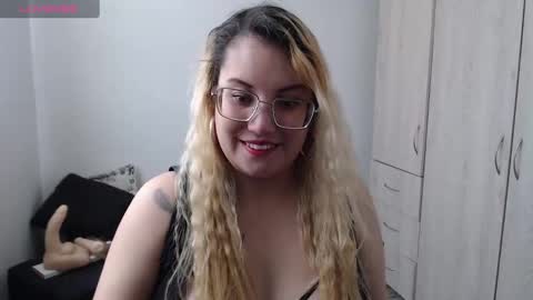 isabellahunt1 online show from September 11, 2025, 5:13 pm