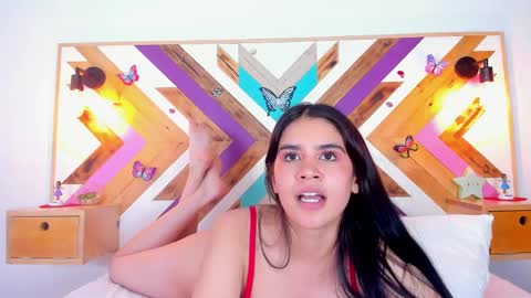 Snapshot of isabellamarinny chatting on February 22, 2025, 5:57 pm Isabella online show from February 22, 2025, 5:57 pm