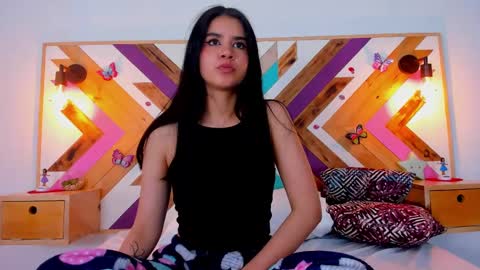 Snapshot of isabellamarinny chatting on February 24, 2025, 5:53 pm Isabella online show from February 24, 2025, 5:53 pm