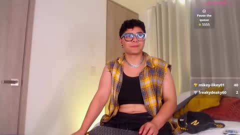 Isabella Mout  online show from February 26, 2026, 3:55 pm