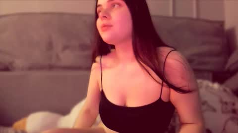 Isabella online show from October 9, 2025, 7:45 pm