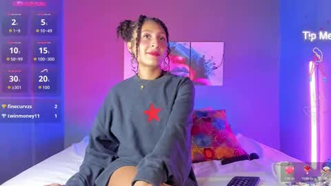 Isabella online show from October 16, 2025, 10:33 pm