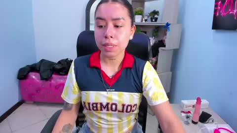 Snapshot of isabellasummer_ chatting on June 27, 2026, 2:23 pm isebella online show from June 27, 2026, 2:23 pm