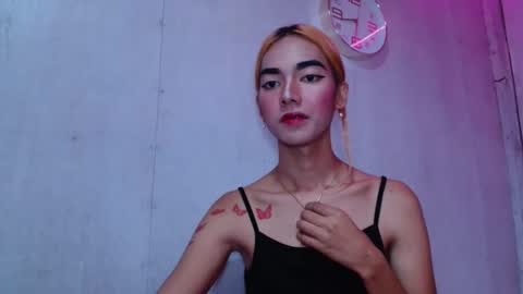isabellatx online show from May 1, 2026, 12:32 pm