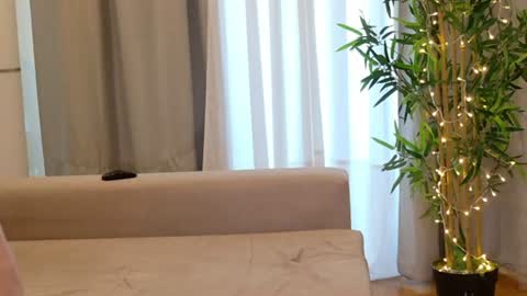 isabellauribe online show from June 11, 2026, 2:37 pm