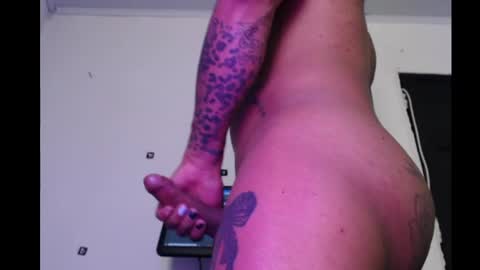 isabelldollts online show from May 7, 2026, 3:45 am