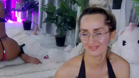 IsabelleEthan online show from July 4, 2026, 9:43 pm