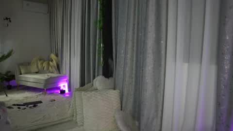 IsabelleEthan online show from July 31, 2026, 1:05 am