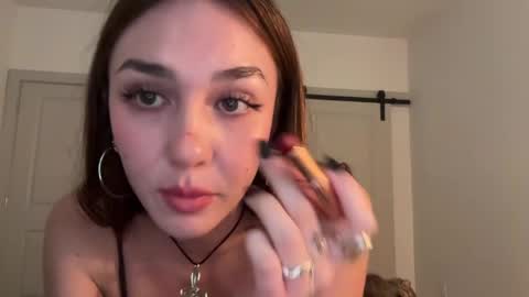 Isabelle online show from May 17, 2026, 1:03 am
