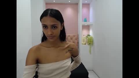 isabellelovingmint online show from September 16, 2025, 12:39 pm