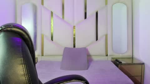 isabellrodriguez18 online show from May 22, 2026, 3:57 am