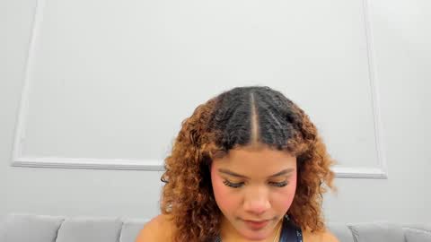 Isabellsmmith online show from January 5, 2025, 4:04 am
