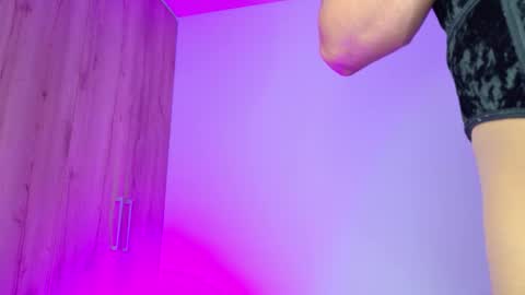 Snapshot of isahilton1 chatting on March 5, 2026, 12:45 pm Isabella Hilton online show from March 5, 2026, 12:45 pm