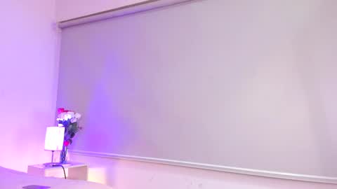 isameow online show from October 7, 2025, 1:14 am