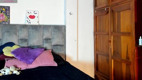 Isabela  online show from October 31, 2025, 2:23 am