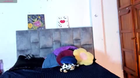 Isabela  online show from November 6, 2025, 2:45 am