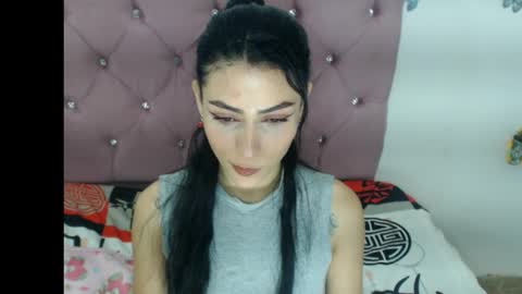 IsabelaRodriguez02 online show from December 4, 2025, 6:01 am