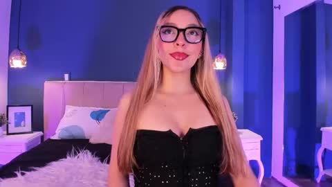 Isarosse  online show from February 4, 2026, 11:38 am