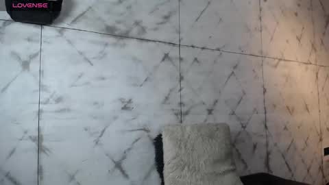 I S A  S AN D E R S  online show from December 17, 2025, 7:20 pm