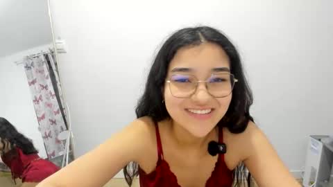 Snapshot of isasuarezzzz chatting on April 6, 2026, 7:48 pm Isa Suarez online show from April 6, 2026, 7:48 pm