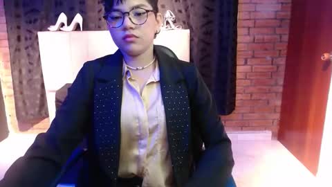 isabela online show from February 9, 2026, 3:54 am