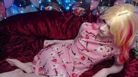 Snapshot of iselestias chatting on February 18, 2026, 9:33 pm Sele online show from February 18, 2026, 9:33 pm