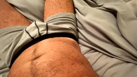 isemencum18 online show from January 17, 2025, 12:42 pm