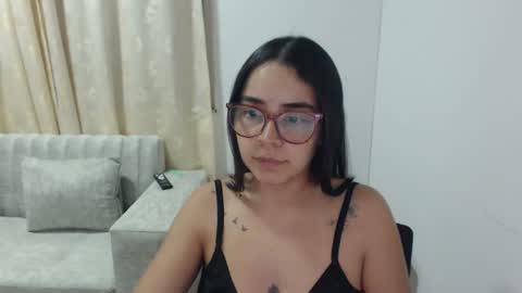 Snapshot of isemma chatting on February 12, 2026, 3:56 am Emma online show from February 12, 2026, 3:56 am