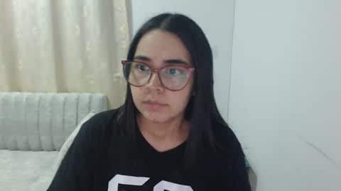 Snapshot of isemma chatting on February 17, 2026, 3:14 am Emma online show from February 17, 2026, 3:14 am