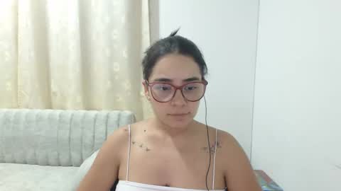 Snapshot of isemma chatting on March 3, 2026, 3:01 am Emma online show from March 3, 2026, 3:01 am