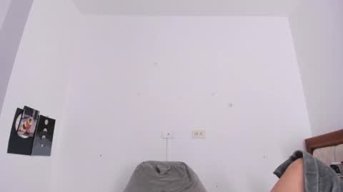 ishabellalopez online show from February 23, 2026, 4:21 am