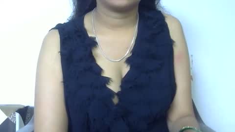 ishika_ishu online show from September 12, 2025, 3:17 am