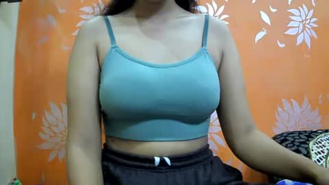 ishika_singh_ online show from February 27, 2025, 3:36 am