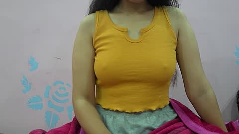 ishika_singh_ online show from February 3, 2026, 3:04 am