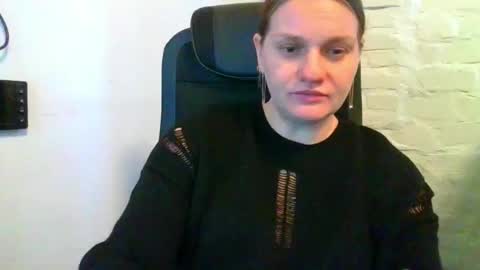isingle_mom online show from November 19, 2025, 5:51 am