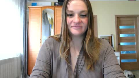 isingle_mom online show from May 6, 2026, 7:02 am