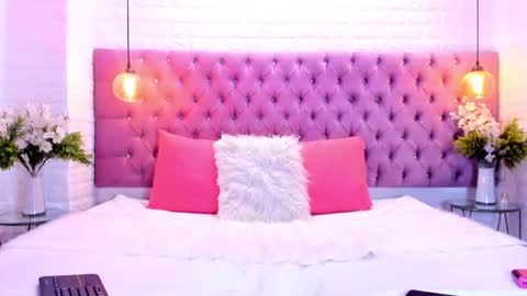 Snapshot of isis_jhempss chatting on October 7, 2025, 3:36 am Isis  online show from October 7, 2025, 3:36 am