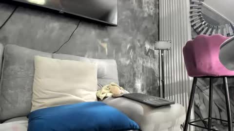 Isis online show from September 23, 2025, 1:36 pm