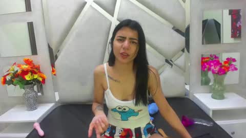 Snapshot of isisrousexx chatting on January 6, 2025, 9:19 am isisrousexx online show from January 6, 2025, 9:19 am