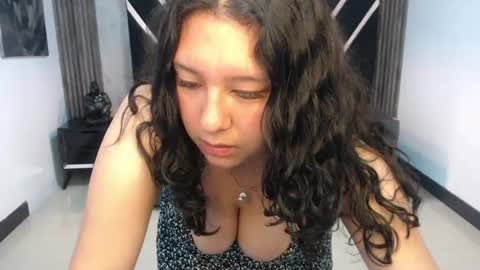 isla_ch online show from July 14, 2026, 2:05 am