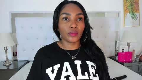Vanessa online show from May 5, 2026, 11:29 am
