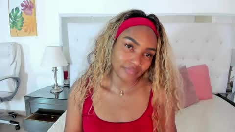 Vanessa online show from May 13, 2026, 11:40 am