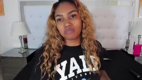 Vanessa online show from June 21, 2026, 11:35 am