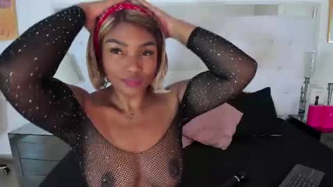 Vanessa online show from June 30, 2026, 11:33 am