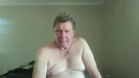 Snapshot of island625103 chatting on September 18, 2025, 6:32 pm island625103 online show from September 18, 2025, 6:32 pm