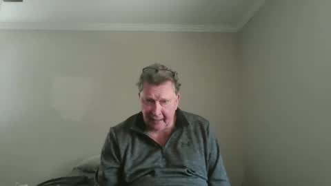 island625103 online show from February 16, 2026, 7:43 pm