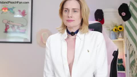 Lou  Peaches online show from May 15, 2026, 2:13 pm